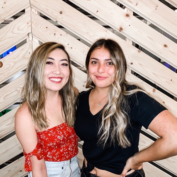 Meet your Posher, Michela Pags ⚡️💕 - Picture 3 of 7